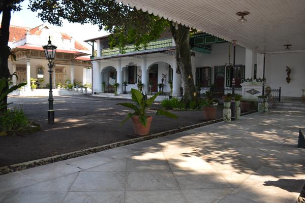 Gedung Pusaka dan Kantor Sultan. (foto: mfaridwm)