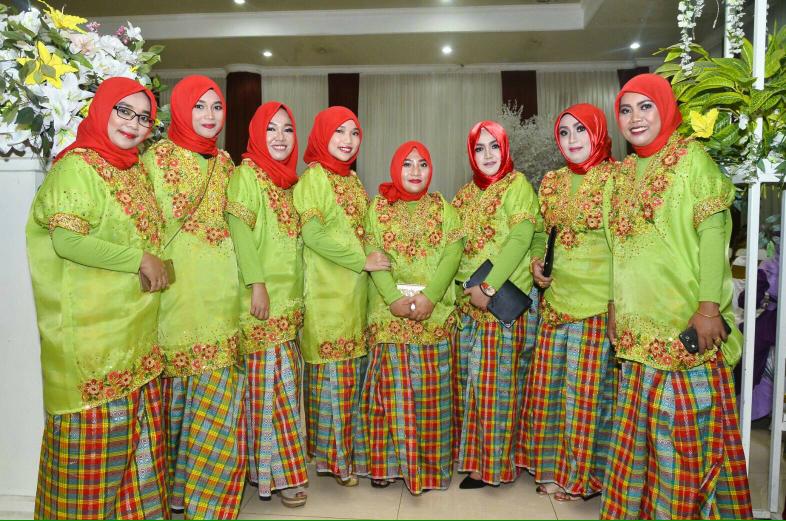  Baju  Bodo dalam Pesta  Adat Bugis Makassar  Palontaraq