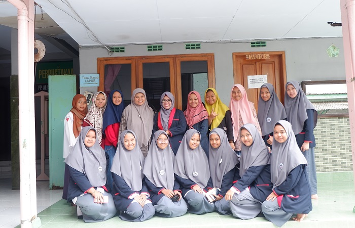 Rombongan Study Comparative dari Ponpes Modern Putri IMMIM di Ponpes Al-Ishlahiyah, Malang. (foto: ist/palontaraq)