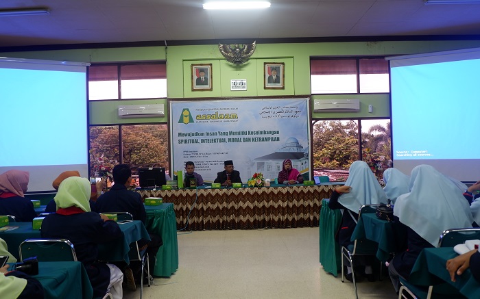 Penerimaan Rombongan Study Comparative Ponpes Modern Putri IMMIM di PPMI Assalaam, Surakarta. (foto: ist/palontaraq)