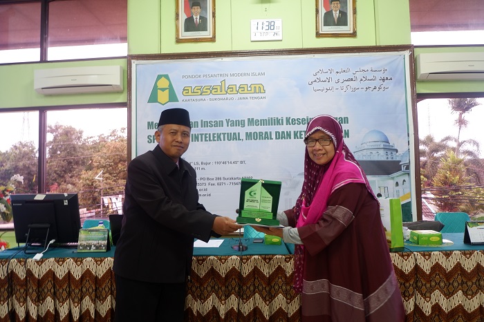 Penerimaan Rombongan Study Comparative Ponpes Modern Putri IMMIM di PPMI Assalaam, Surakarta. (foto: ist/palontaraq)