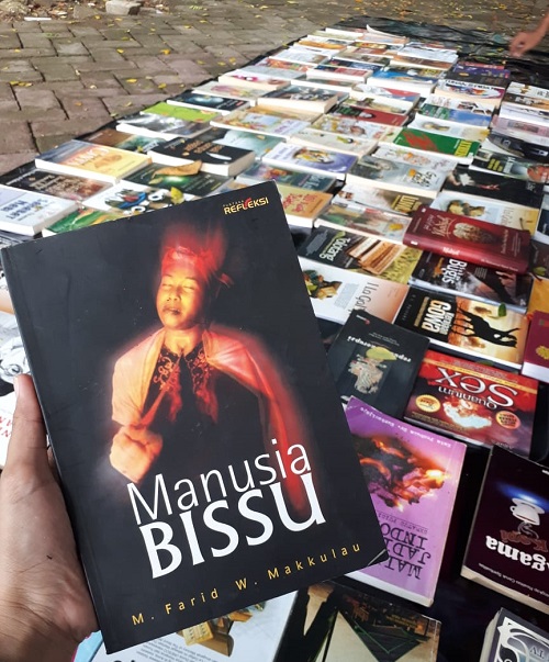 Buku "Manusia Bissu". (foto: irma/palontaraq)
