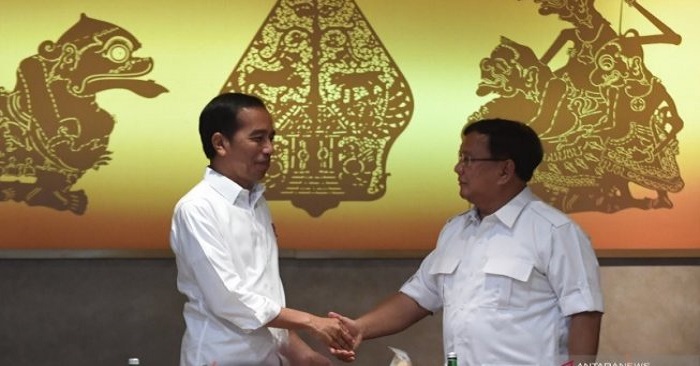 Togog di belakang Jokowi dan Semar di belakang Prabowo. Apa artinya? (foto: ist/palontaraq)