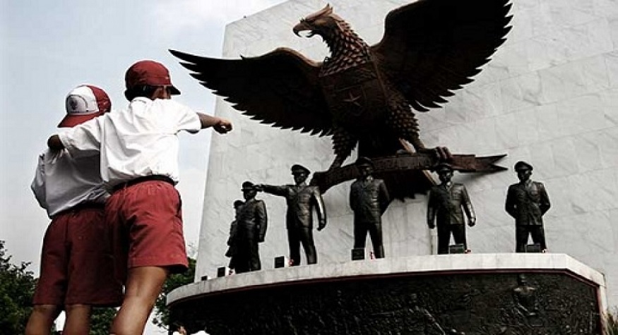 Pancasila di Persimpangan Arus: Menguji Kesaktian Ideologi di Tengah Polarisasi Politik Monumen Kesaktian Pancasila, Jakarta. (foto: ist/palontaraq)