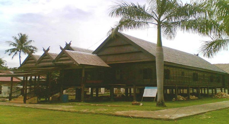Rumah Adat Labakkang. (foto: mfaridwm/palontaraq)