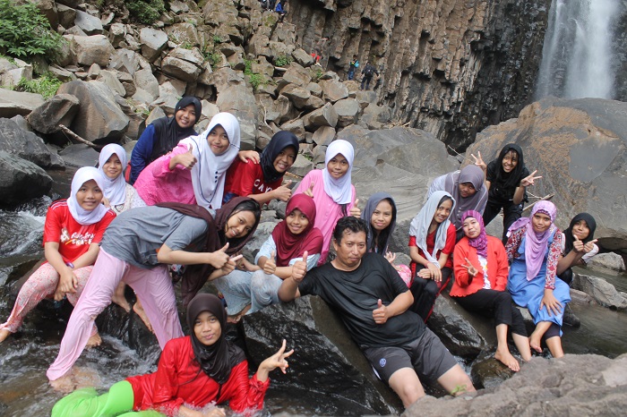 Di lokasi air terjun Takapala, Malino. (foto: ist/palontaraq)