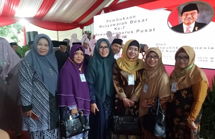 Ketua YASDIC IMMIM Pangkep (kedua dari kanan) bersama Rektor Universitas Islam Makassar (UIM) dan Rektor UMI Makassar. (foto: mfaridwm/palontaraq)