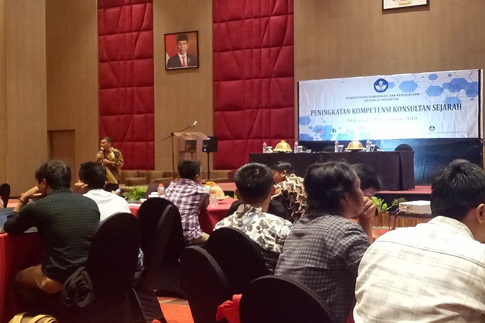 Seminar Peningkatan Kompetensi Konsultan Sejarah di Hotel Gammara Makassar. (foto: mfaridwm/palontaraq)