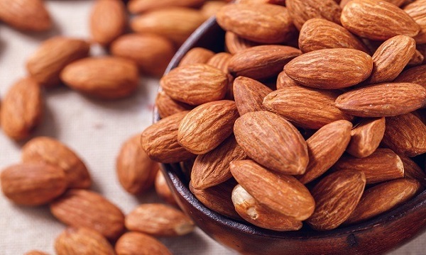 Kacang Almond. (foto: ist/palontaraq)