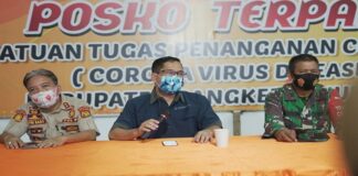 Nol Kasus Covid-19, Kini Pangkep Zona Hijau Jubir Satgas Covid-19 Kabupaten Pangkep, dr. Annas Ahmad (tengah). (foto: ist/satgascovid19)