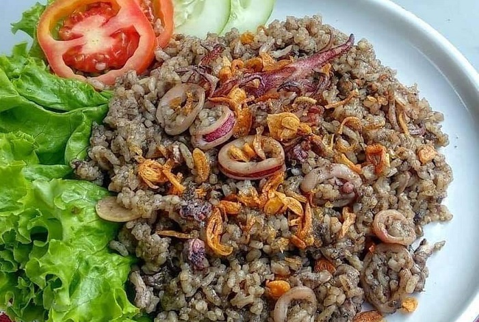 Nasi Goreng Cumi Hitam