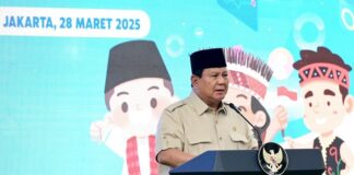 Prabowo Teken PP Tunas, Salah Satunya Terkait Pembatasan Anak Bermedsos Presiden RI Prabowo Subianto memberikan sambutan usai launching kebijakan TUNAS. (foto: ist/*)